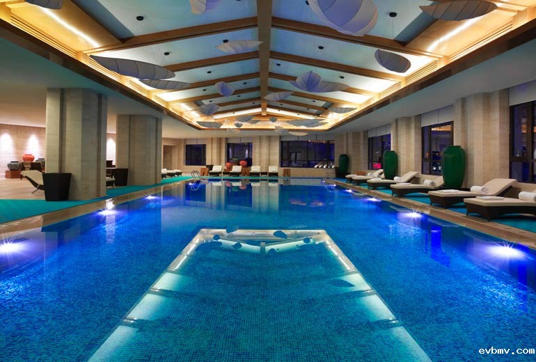 为什么酒店泳池都安装了泳池除湿机组？