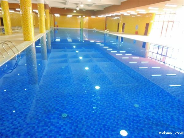 室内泳池恒温系统怎么选，需要注意些什么？