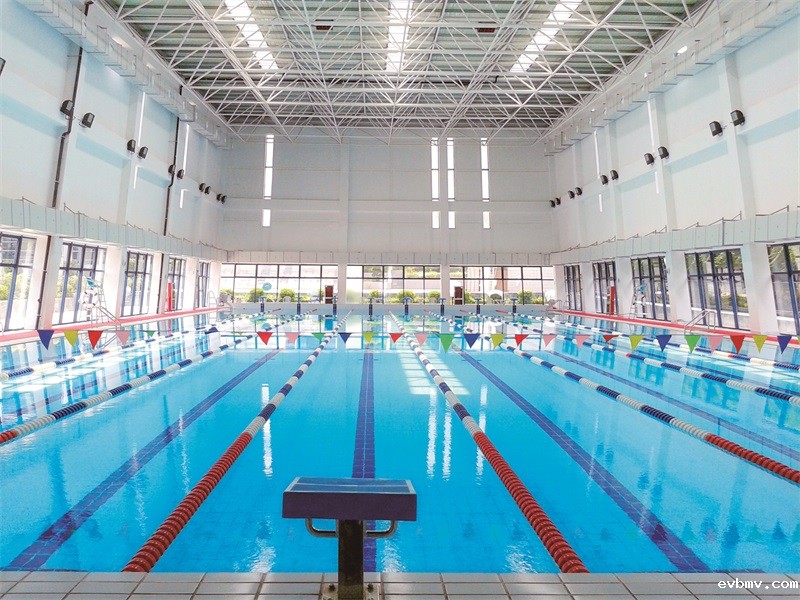 室内游泳池潮湿有哪些危害？