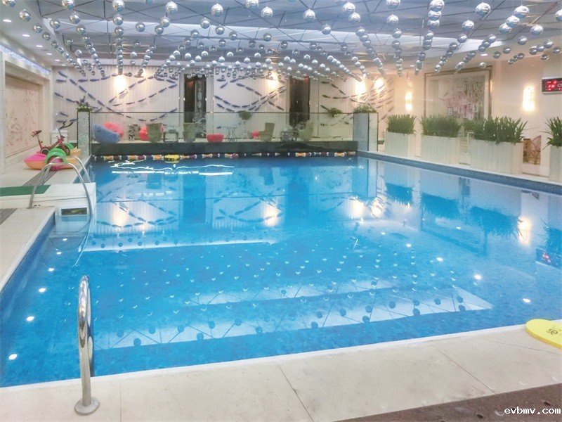 室内恒温泳池,室内泳池除湿机,室内恒温游泳池