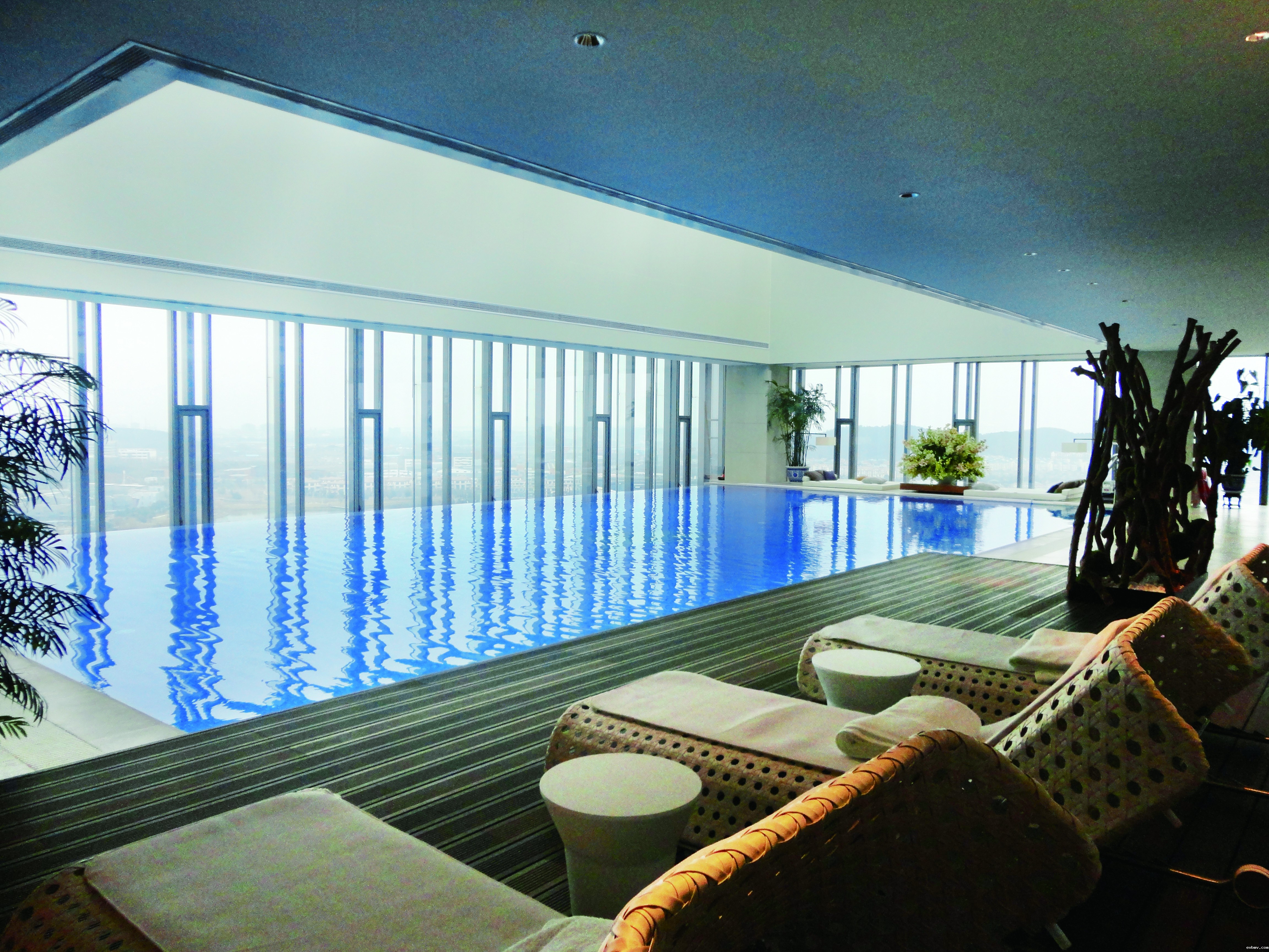 泳池除湿热泵使用时需要注意的事项有哪些？