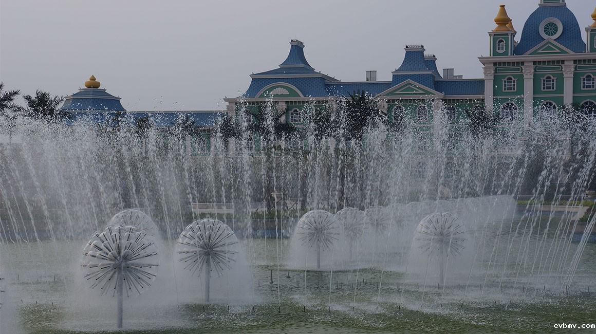 伟德网页版下载教程视频酒店项目案例-郑州方特欢乐世界音乐喷泉